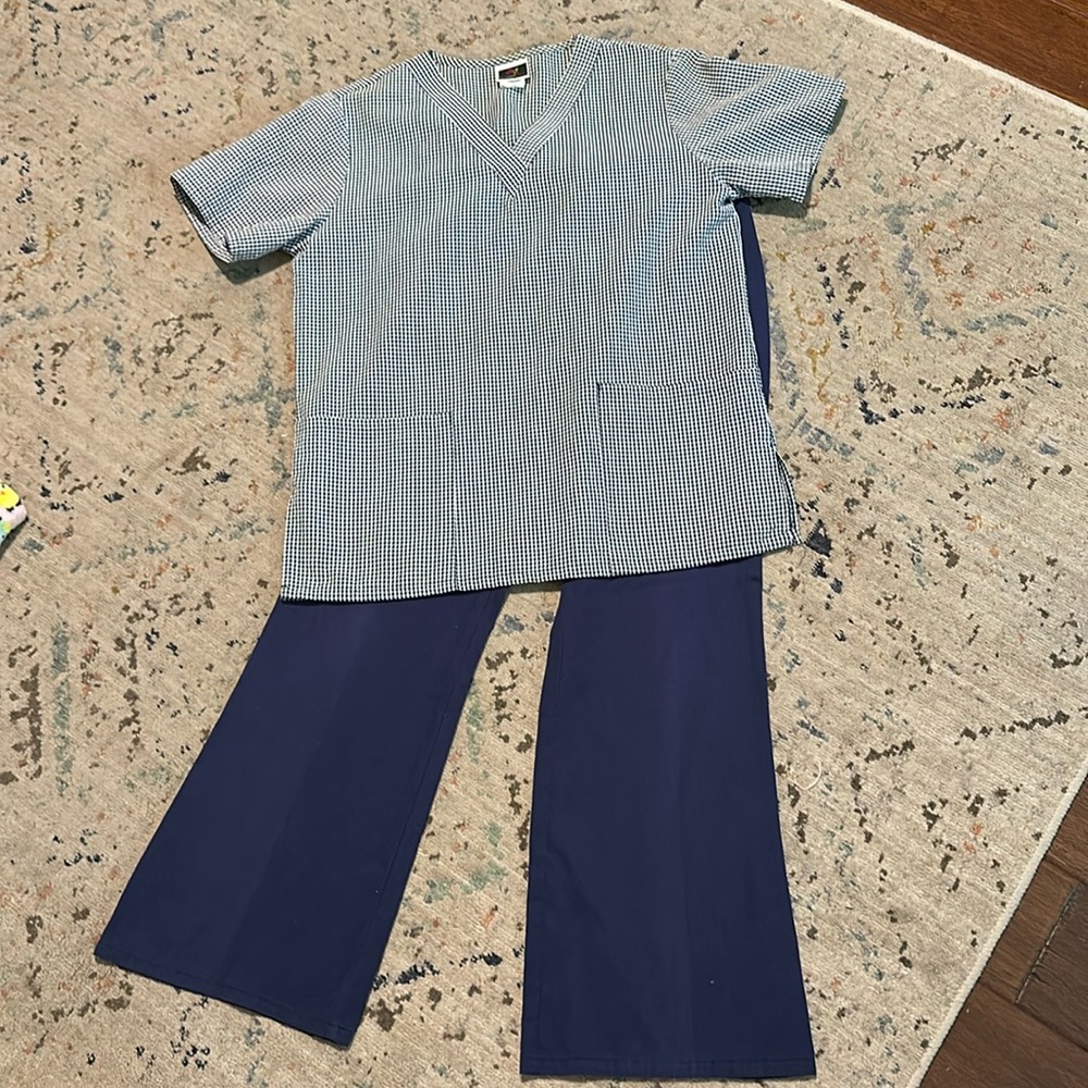 L-A Los Angeles Scrub Pants and Shirt Navy Blue seersucker Small Drawstring pant